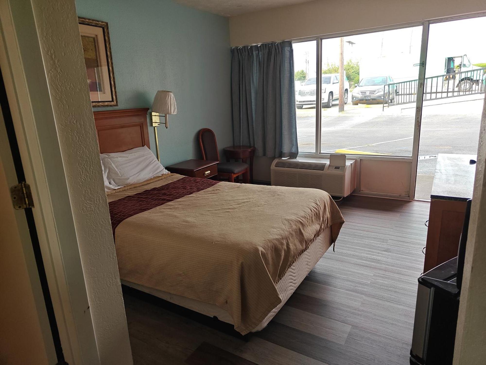 Countryside Inn Motel Richmond Room photo