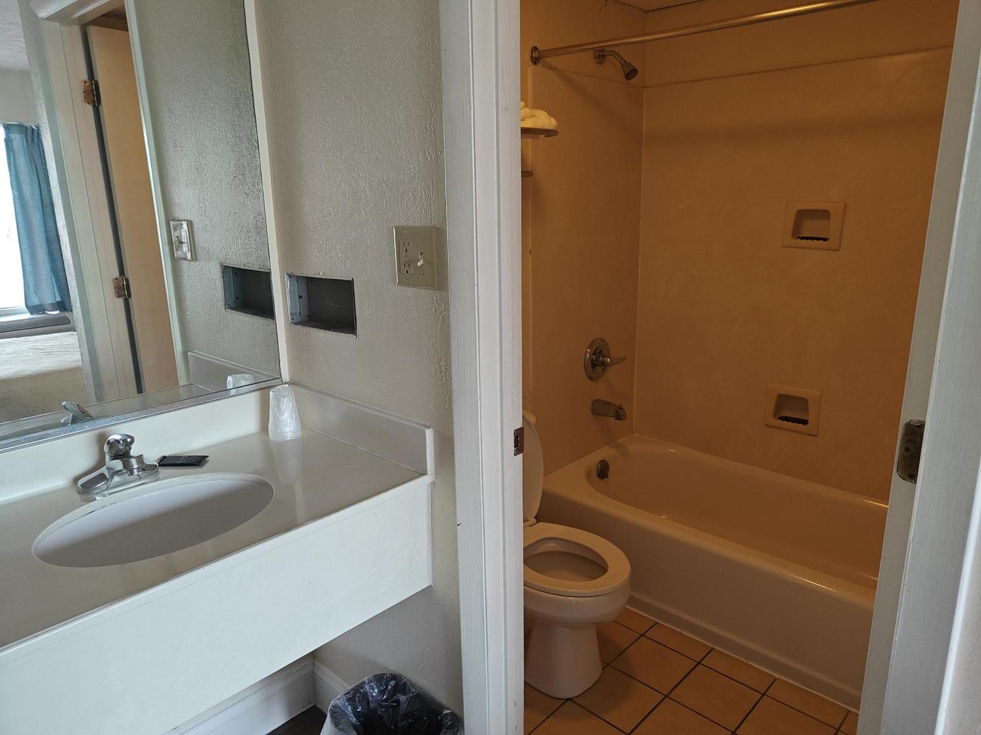 Countryside Inn Motel Richmond Room photo